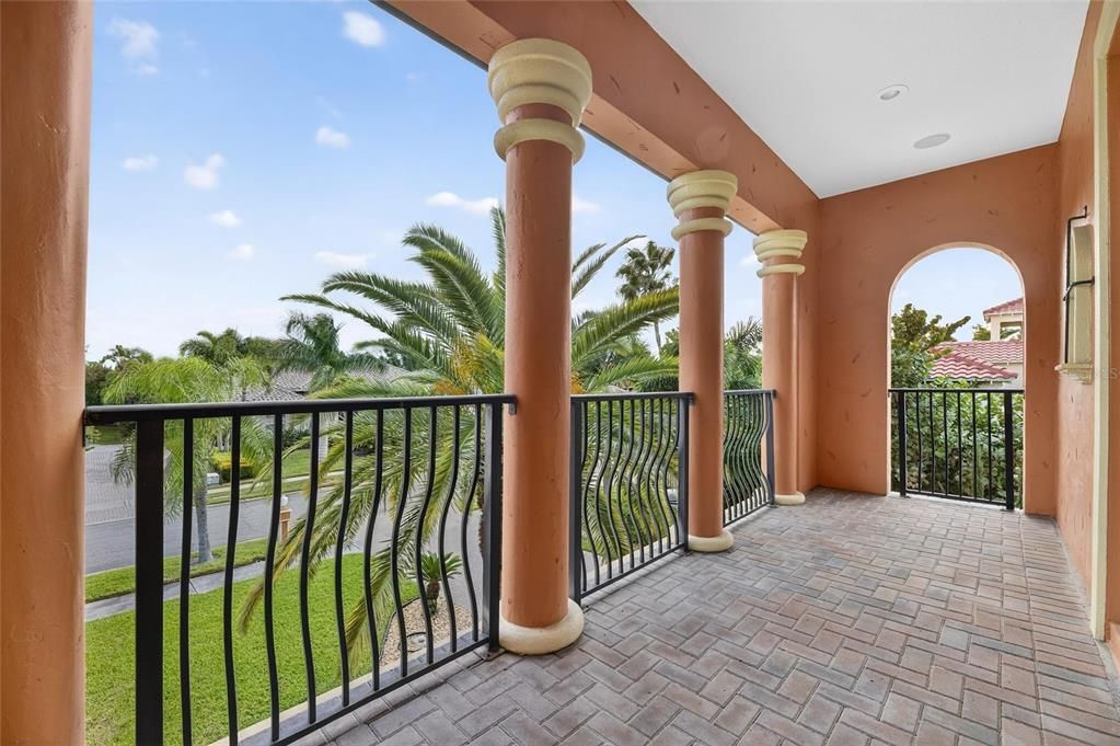 En Venta: $1,249,000 (4 camas, 4 baños, 4367 Pies cuadrados)