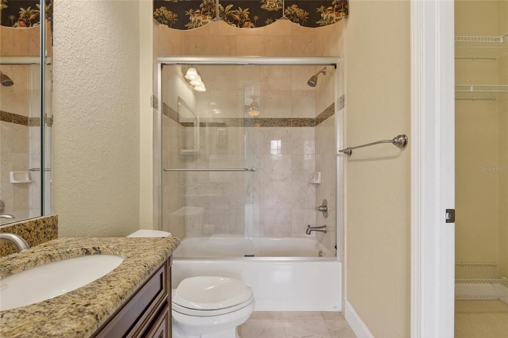 En Venta: $1,249,000 (4 camas, 4 baños, 4367 Pies cuadrados)