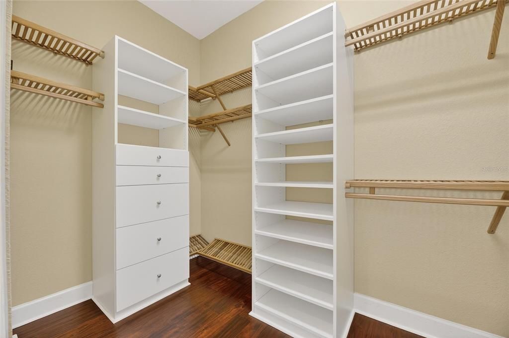 En Venta: $1,249,000 (4 camas, 4 baños, 4367 Pies cuadrados)