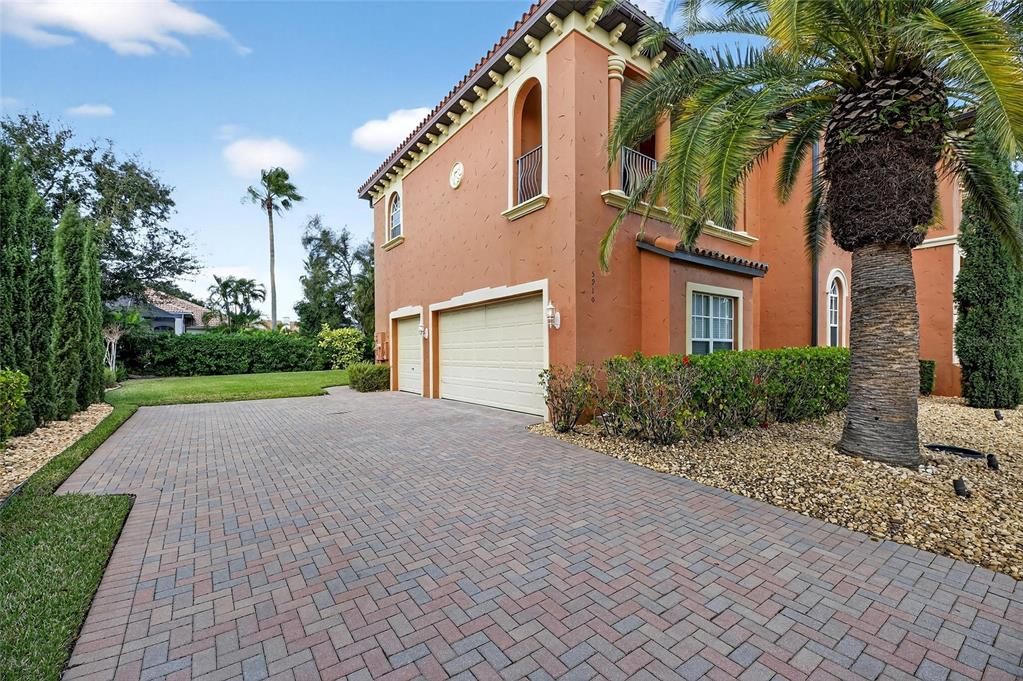 En Venta: $1,249,000 (4 camas, 4 baños, 4367 Pies cuadrados)