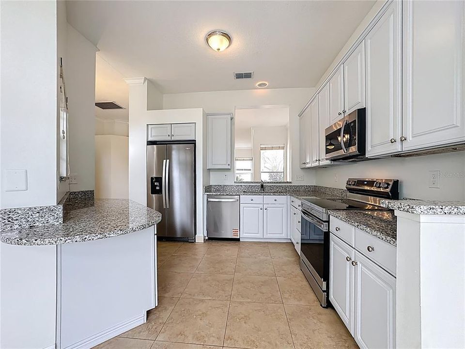 For Rent: $2,800 (3 beds, 2 baths, 1583 Square Feet)