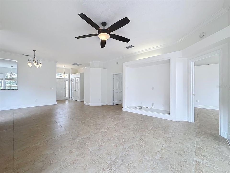 For Rent: $2,800 (3 beds, 2 baths, 1583 Square Feet)