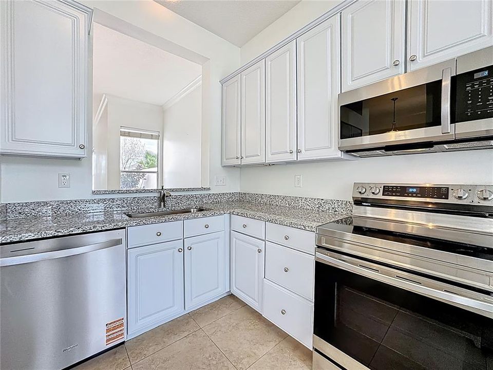 For Rent: $2,800 (3 beds, 2 baths, 1583 Square Feet)