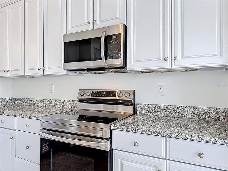 For Rent: $2,800 (3 beds, 2 baths, 1583 Square Feet)