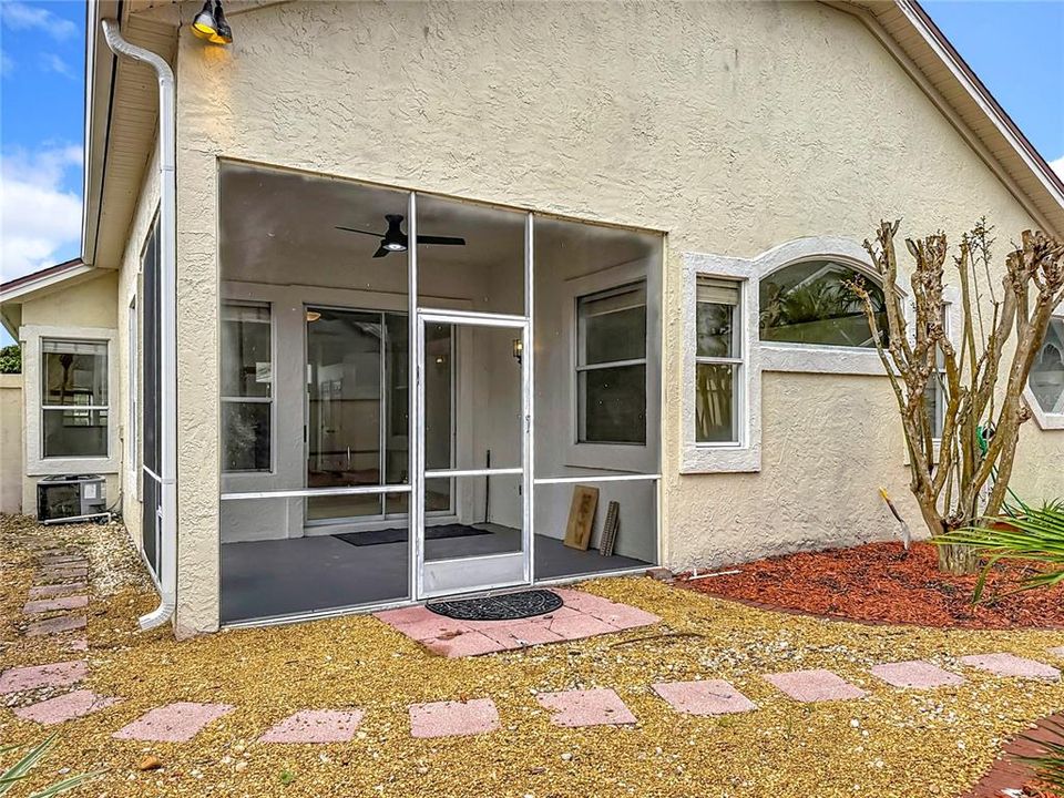 For Rent: $2,800 (3 beds, 2 baths, 1583 Square Feet)