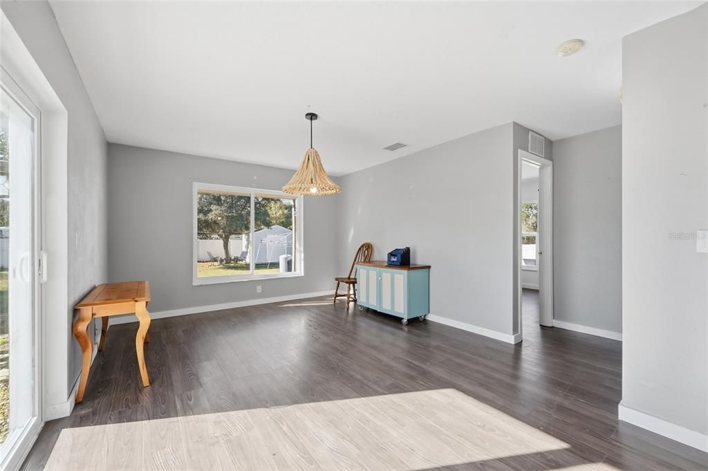 En Venta: $329,999 (3 camas, 2 baños, 1572 Pies cuadrados)