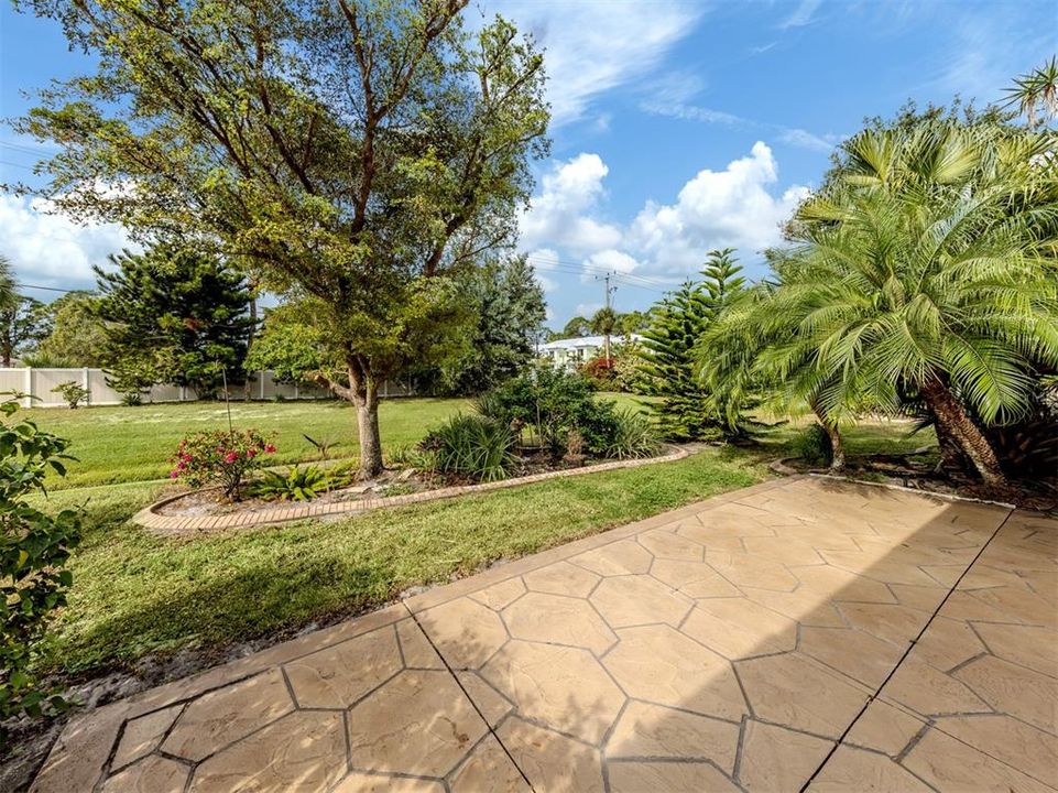 待售: $179,000 (2 贝兹, 2 浴室, 1249 平方英尺)