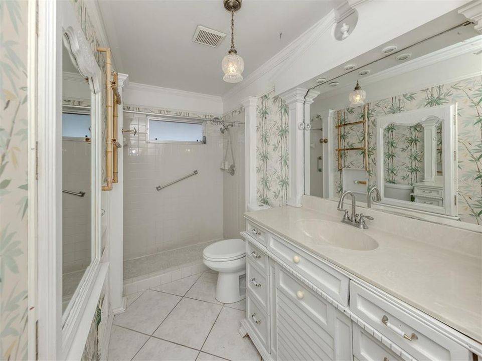 待售: $179,000 (2 贝兹, 2 浴室, 1249 平方英尺)