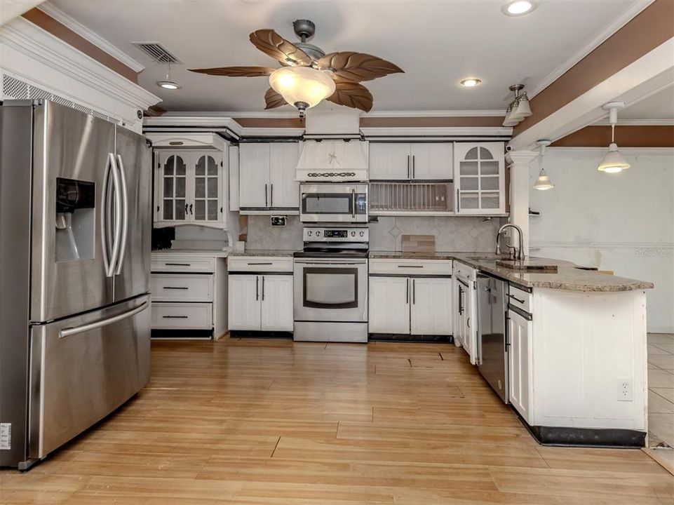 待售: $179,000 (2 贝兹, 2 浴室, 1249 平方英尺)