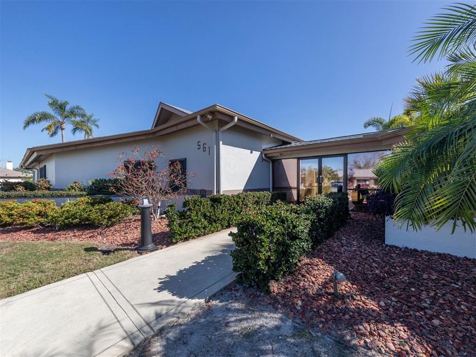 待售: $179,000 (2 贝兹, 2 浴室, 1249 平方英尺)