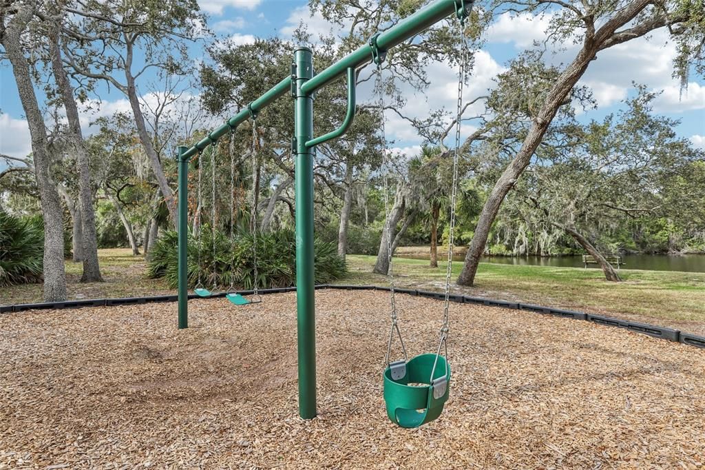 For Sale: $335,000 (2 beds, 2 baths, 1156 Square Feet)