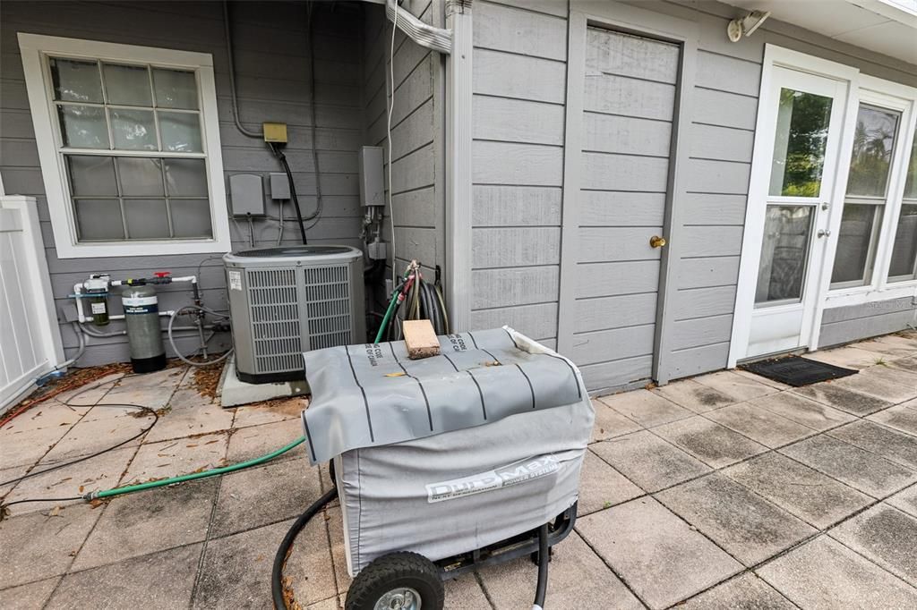 For Sale: $335,000 (2 beds, 2 baths, 1156 Square Feet)