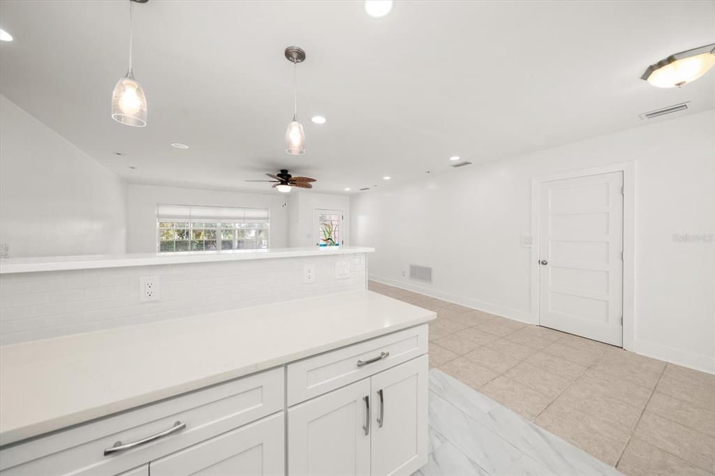 For Sale: $779,900 (2 beds, 2 baths, 1127 Square Feet)