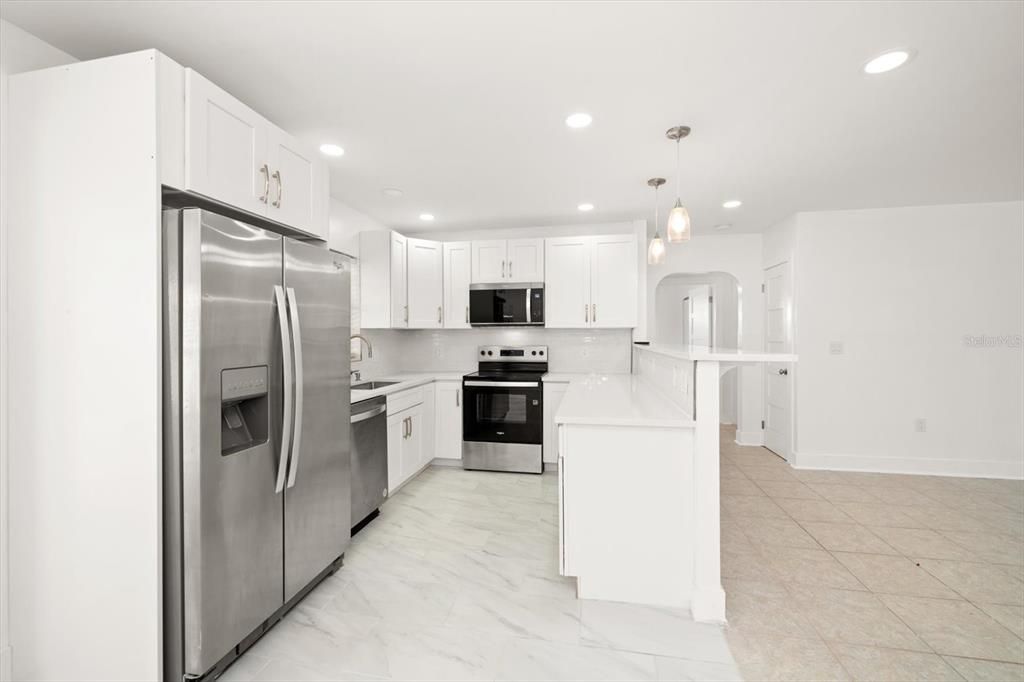 For Sale: $779,900 (2 beds, 2 baths, 1127 Square Feet)