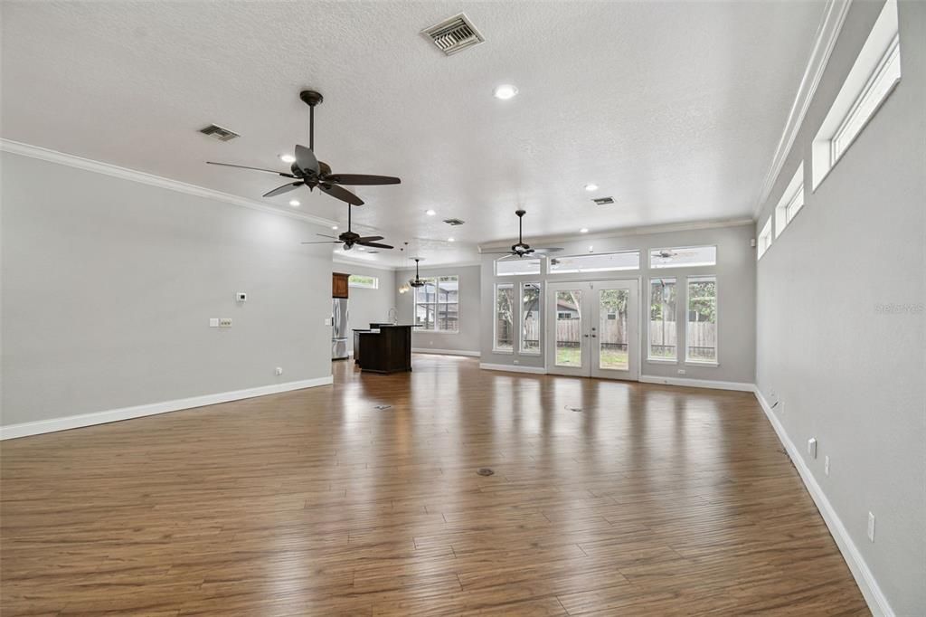 En Renta: $4,200 (3 camas, 2 baños, 2559 Pies cuadrados)