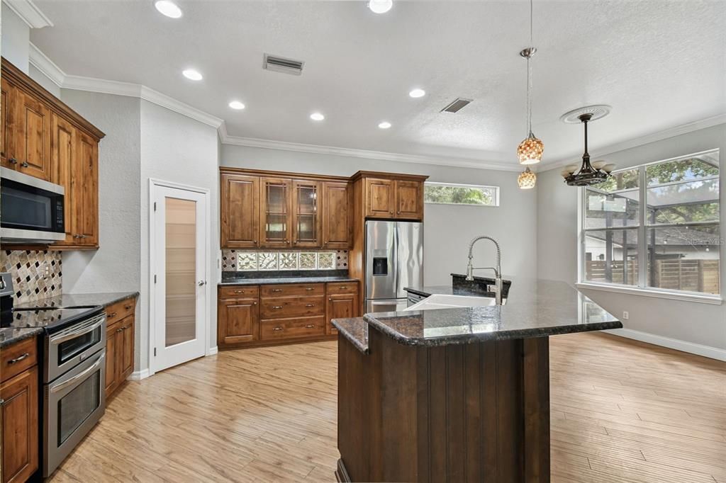 En Renta: $4,200 (3 camas, 2 baños, 2559 Pies cuadrados)