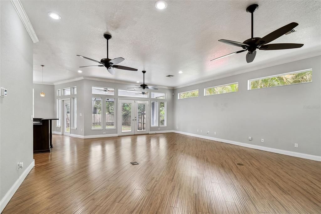 En Renta: $4,200 (3 camas, 2 baños, 2559 Pies cuadrados)