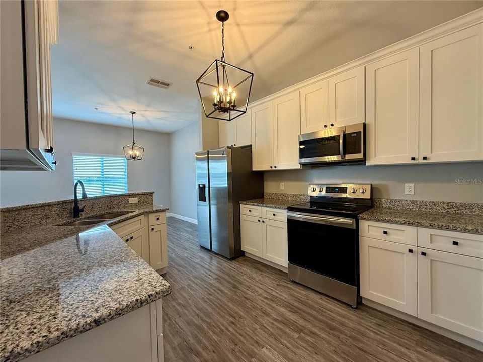 For Rent: $1,695 (3 beds, 2 baths, 1625 Square Feet)