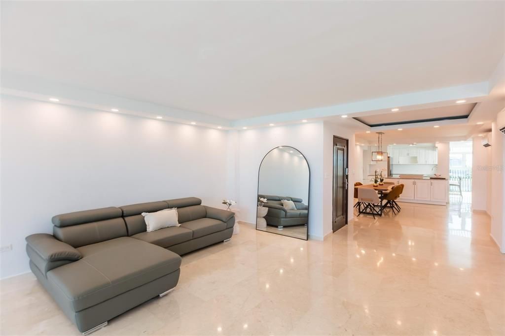 For Sale: $1,895,000 (4 beds, 3 baths, 1904 Square Feet)