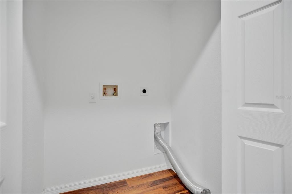 En Venta: $349,000 (3 camas, 2 baños, 1367 Pies cuadrados)