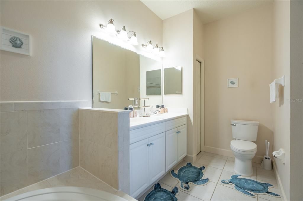 For Sale: $499,999 (3 beds, 2 baths, 1344 Square Feet)