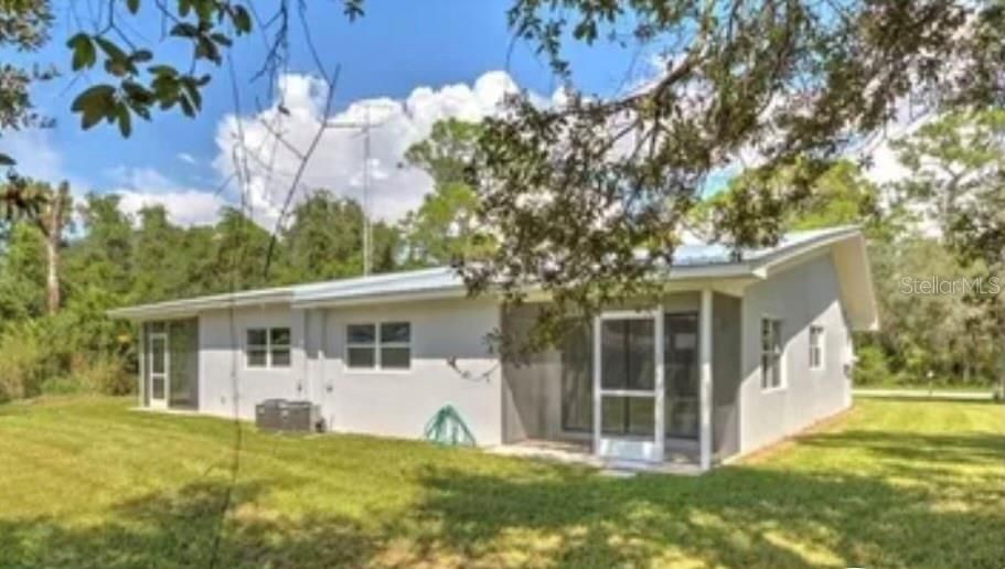 出租: $1,350 (2 贝兹, 2 浴室, 1100 平方英尺)