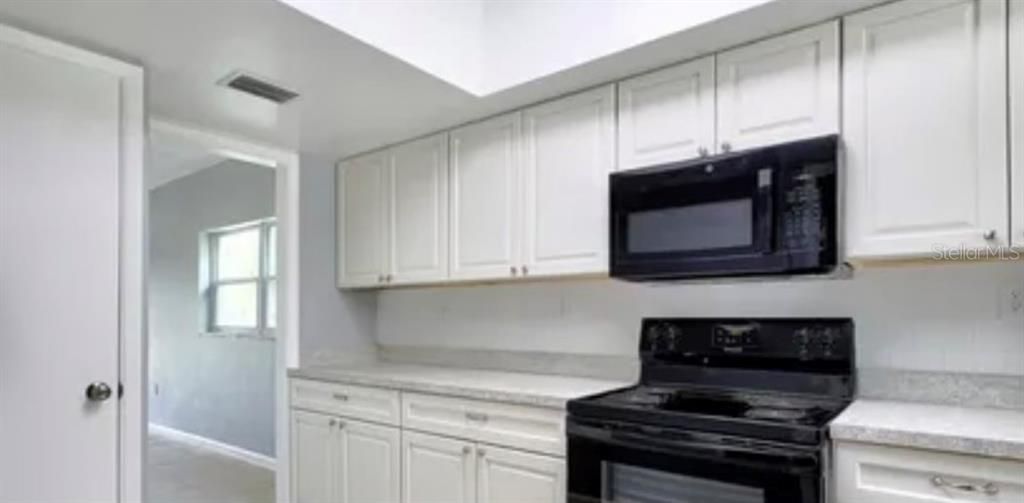 出租: $1,350 (2 贝兹, 2 浴室, 1100 平方英尺)