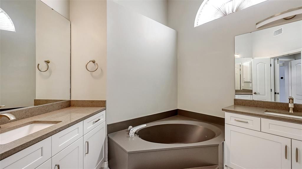 En Venta: $499,000 (2 camas, 2 baños, 1784 Pies cuadrados)