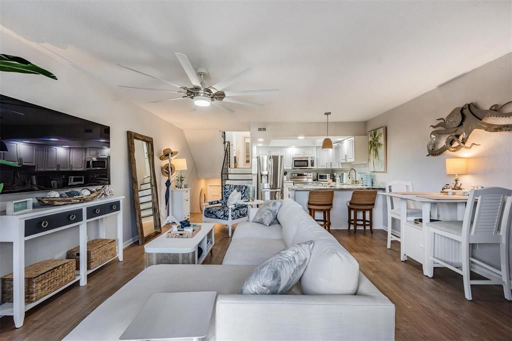 En Venta: $425,000 (3 camas, 2 baños, 965 Pies cuadrados)