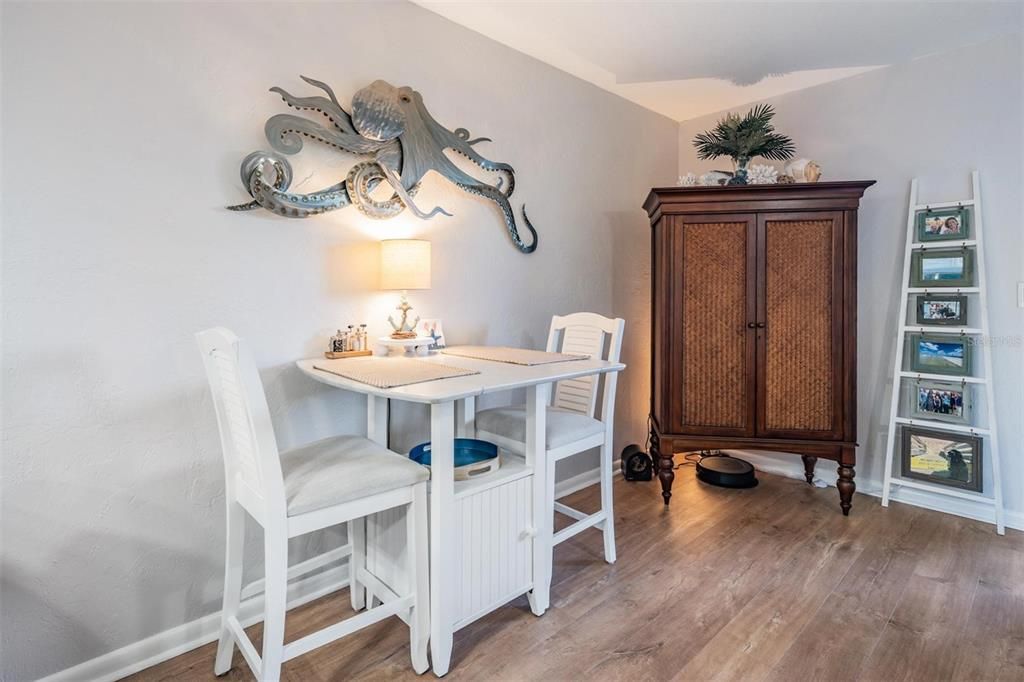 En Venta: $425,000 (3 camas, 2 baños, 965 Pies cuadrados)