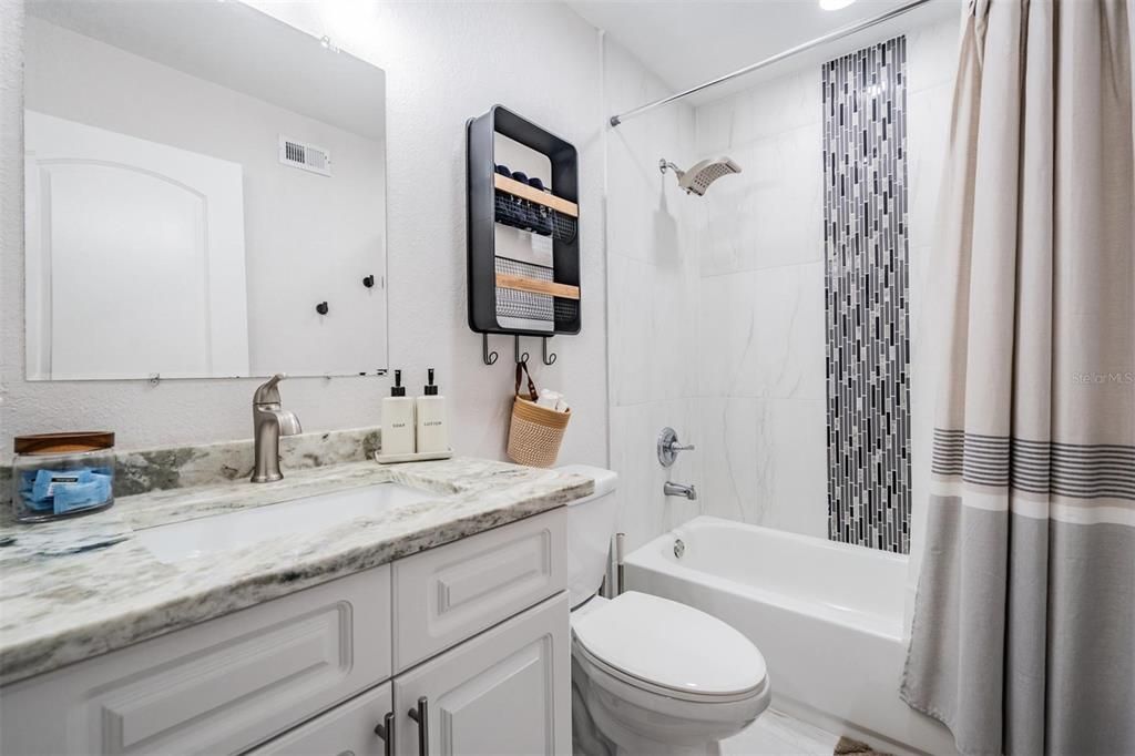 En Venta: $425,000 (3 camas, 2 baños, 965 Pies cuadrados)