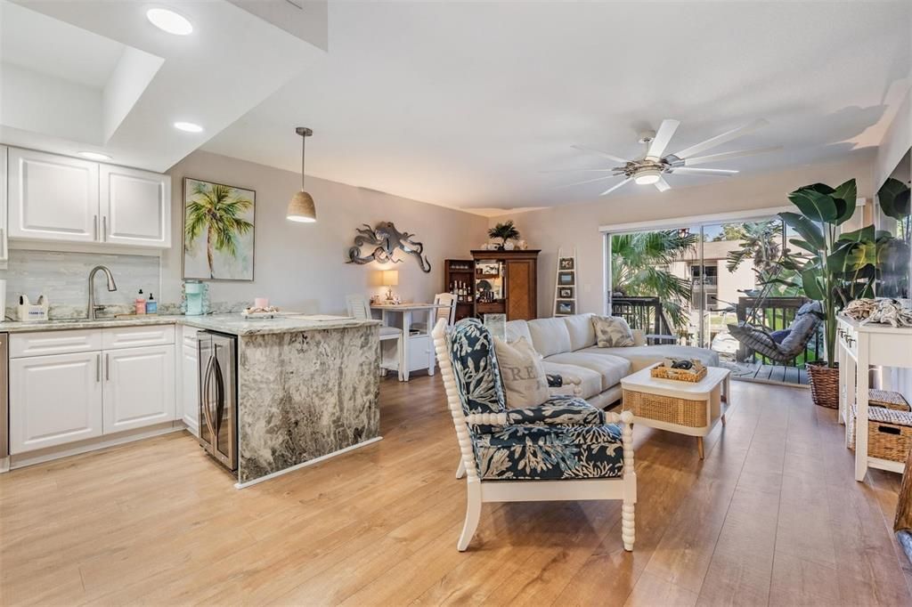 En Venta: $425,000 (3 camas, 2 baños, 965 Pies cuadrados)