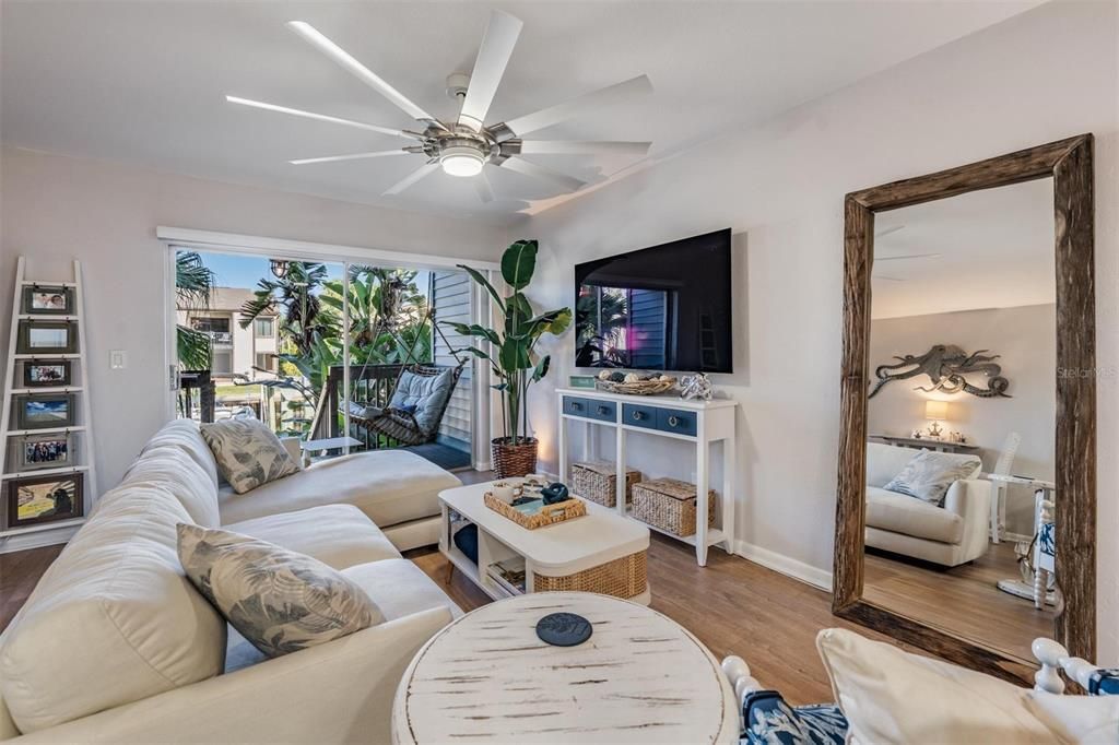 En Venta: $425,000 (3 camas, 2 baños, 965 Pies cuadrados)