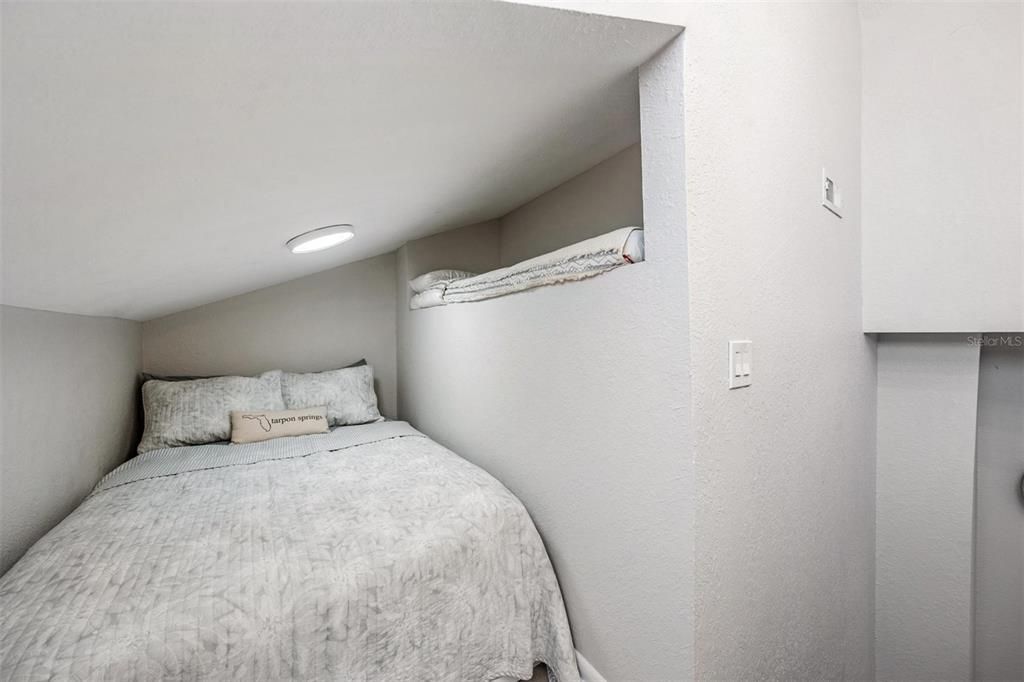 En Venta: $425,000 (3 camas, 2 baños, 965 Pies cuadrados)