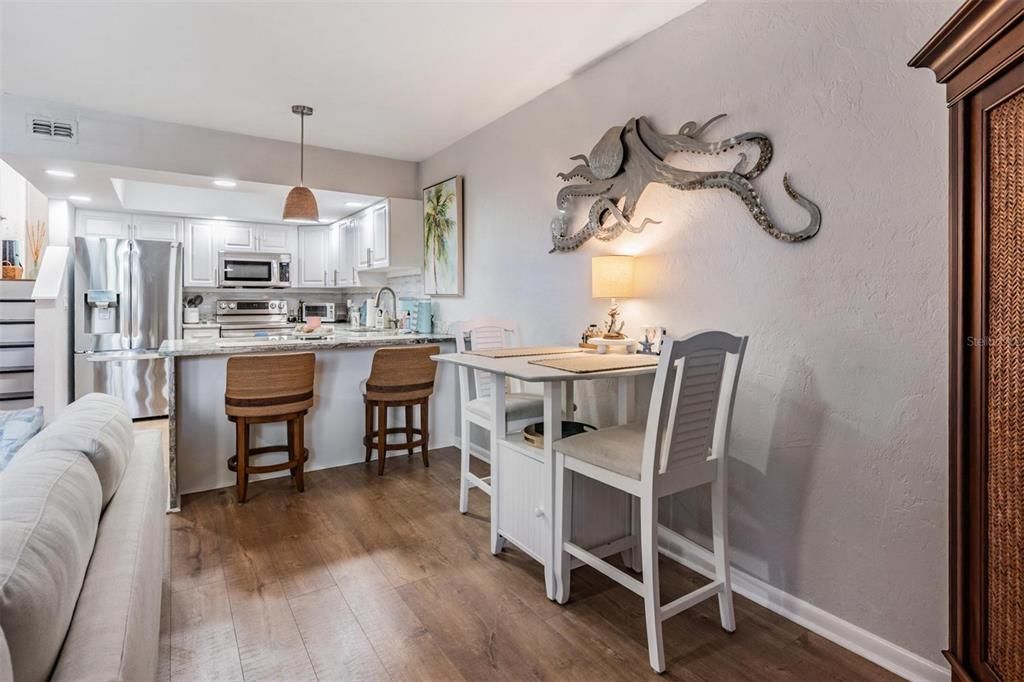 En Venta: $425,000 (3 camas, 2 baños, 965 Pies cuadrados)