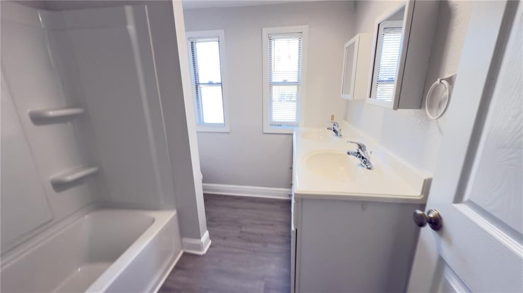 For Rent: $1,275 (2 beds, 1 baths, 758 Square Feet)