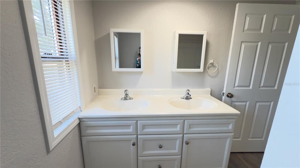 For Rent: $1,275 (2 beds, 1 baths, 758 Square Feet)