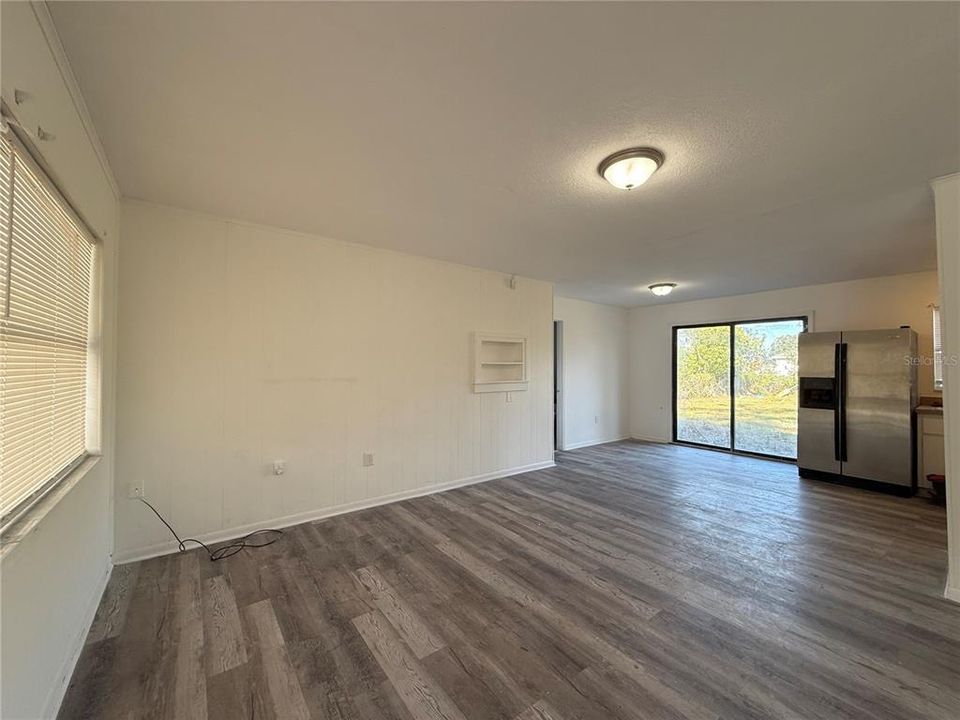 For Sale: $169,900 (3 beds, 1 baths, 1000 Square Feet)