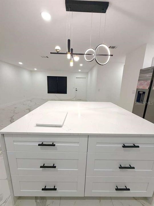 En Venta: $319,000 (3 camas, 2 baños, 1346 Pies cuadrados)