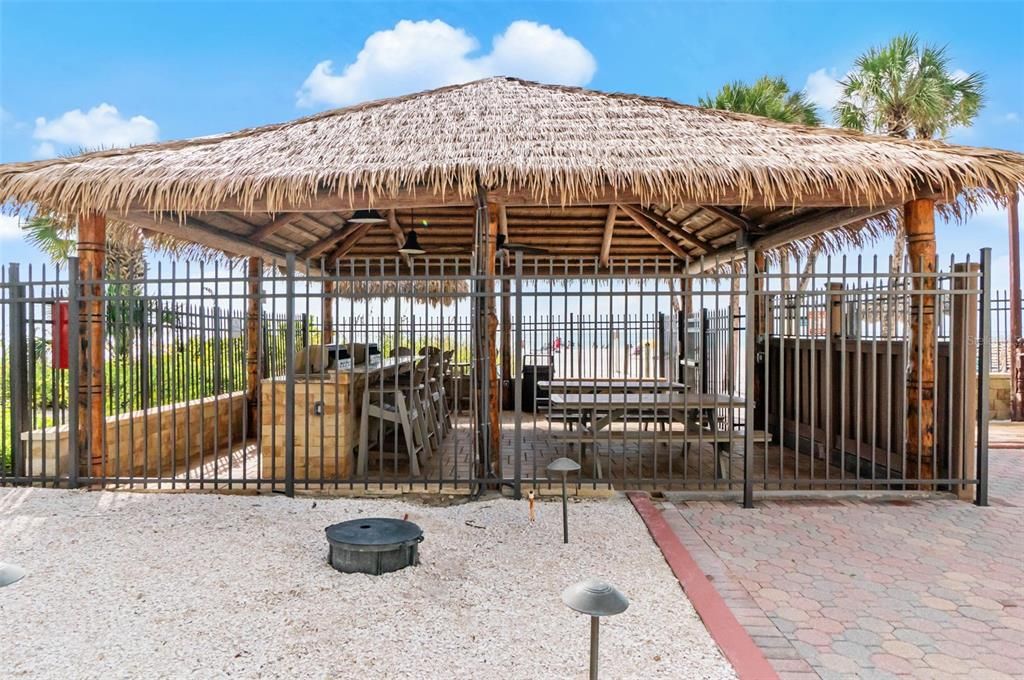 For Sale: $890,000 (2 beds, 2 baths, 1086 Square Feet)