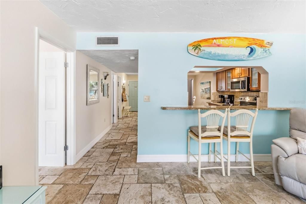 For Sale: $890,000 (2 beds, 2 baths, 1086 Square Feet)