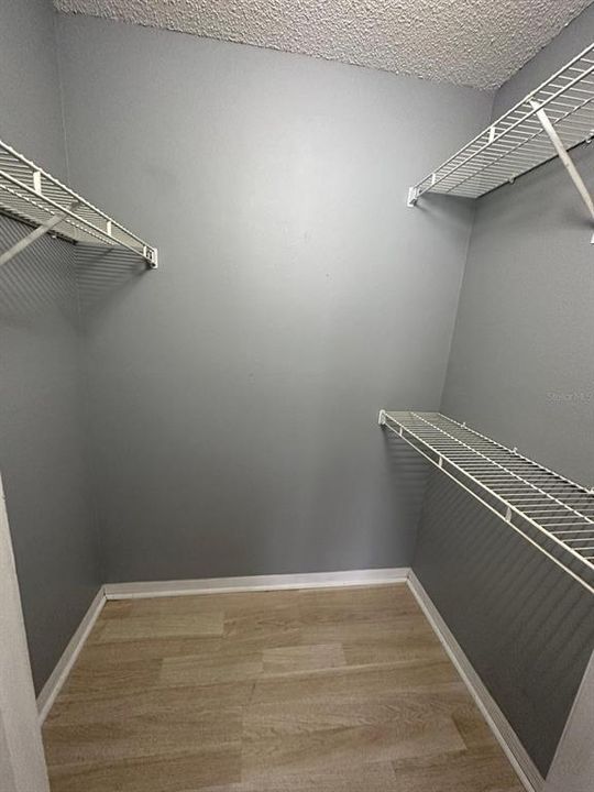 For Rent: $1,200 (1 beds, 1 baths, 627 Square Feet)