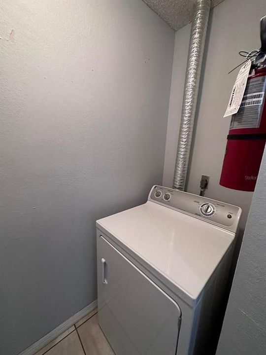 For Rent: $1,200 (1 beds, 1 baths, 627 Square Feet)