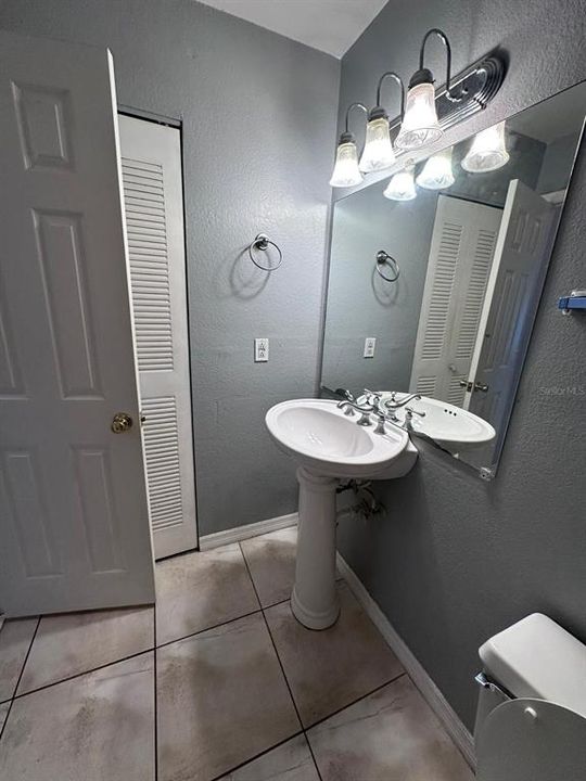 For Rent: $1,200 (1 beds, 1 baths, 627 Square Feet)