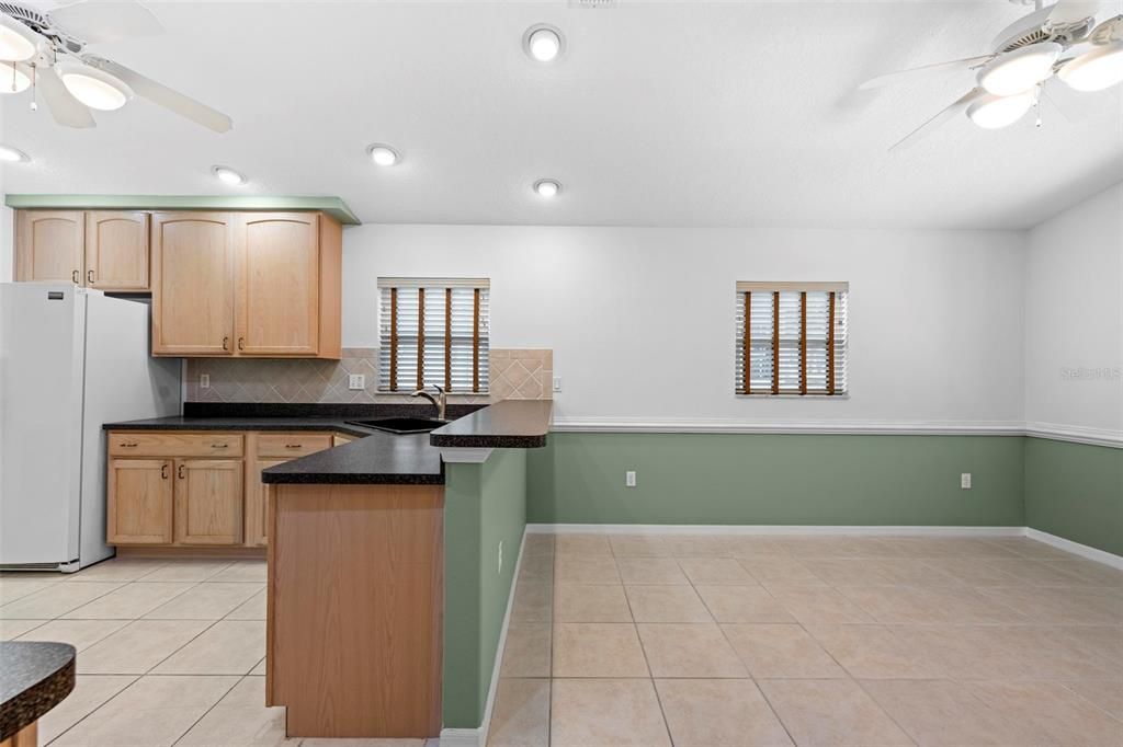 For Sale: $309,900 (2 beds, 2 baths, 1634 Square Feet)