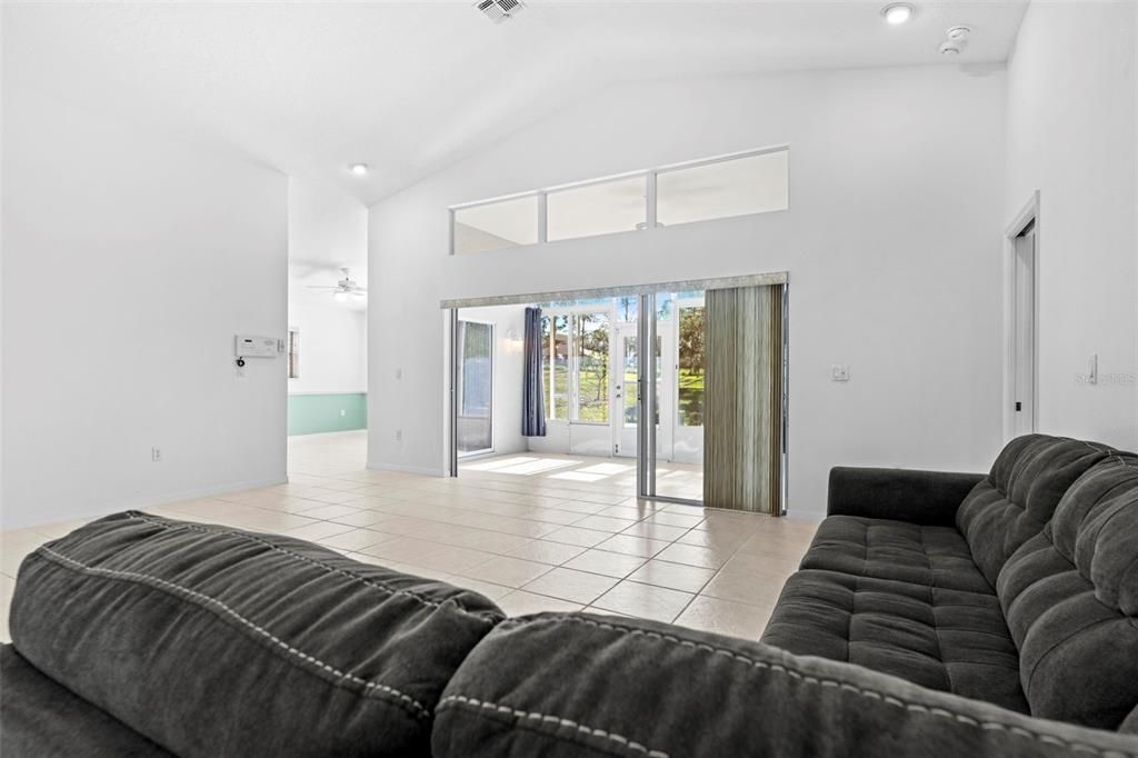 For Sale: $309,900 (2 beds, 2 baths, 1634 Square Feet)