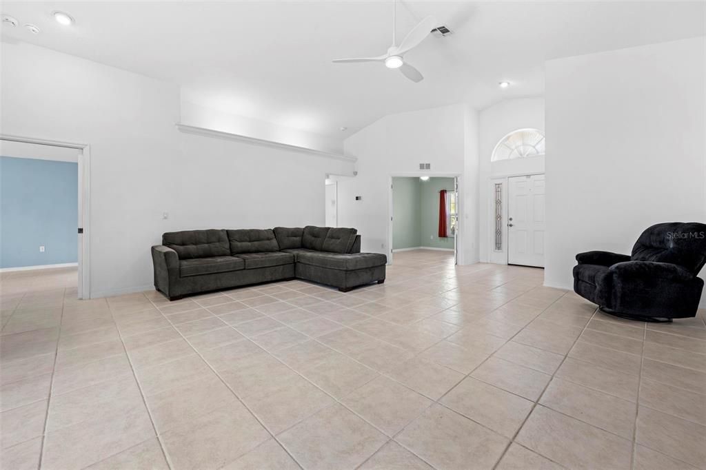 For Sale: $309,900 (2 beds, 2 baths, 1634 Square Feet)