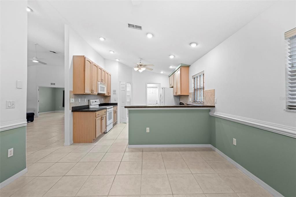 For Sale: $309,900 (2 beds, 2 baths, 1634 Square Feet)