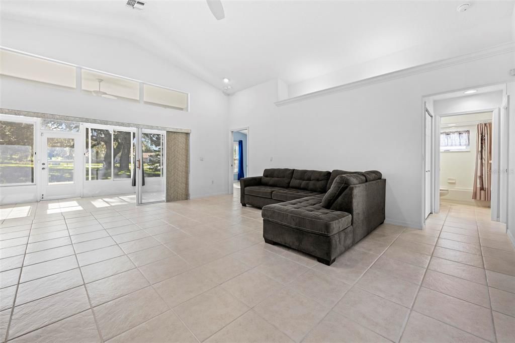 For Sale: $309,900 (2 beds, 2 baths, 1634 Square Feet)