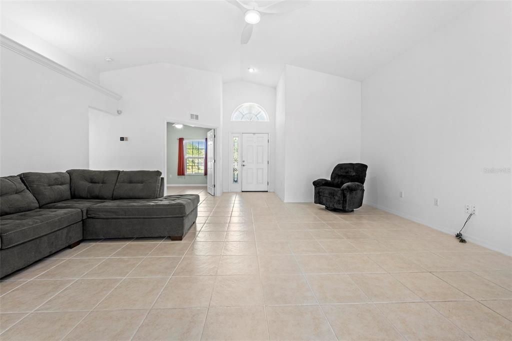 For Sale: $309,900 (2 beds, 2 baths, 1634 Square Feet)